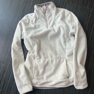 Women’s North Face Fleece 3/4 zip with front pocket